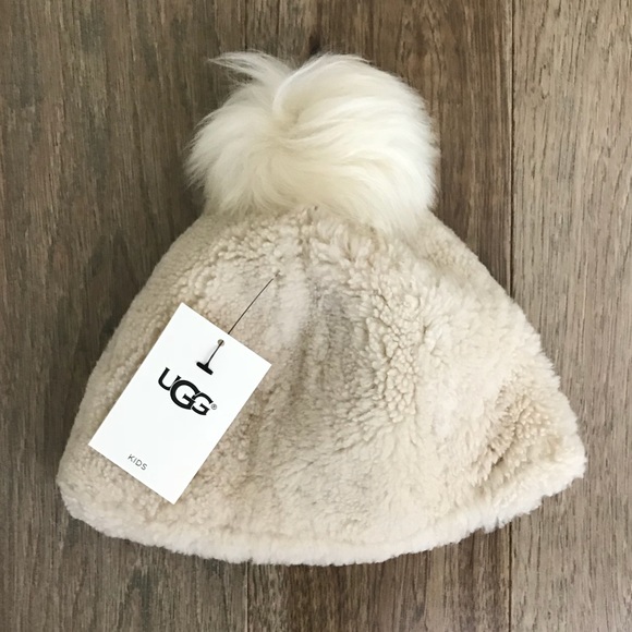 UGG Other - NWT UGG Exposed Shearling Pom-Pom Beanie Hat